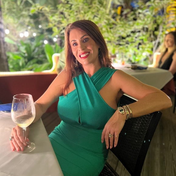 Meet your Posher, Janet - Picture 1 of 1